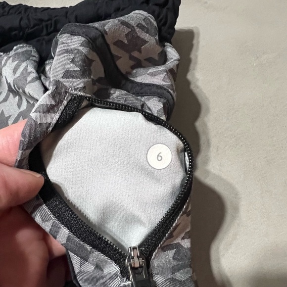 LULULEMON Tracker Short II 2-Way Stretch - Picture 8 of 11